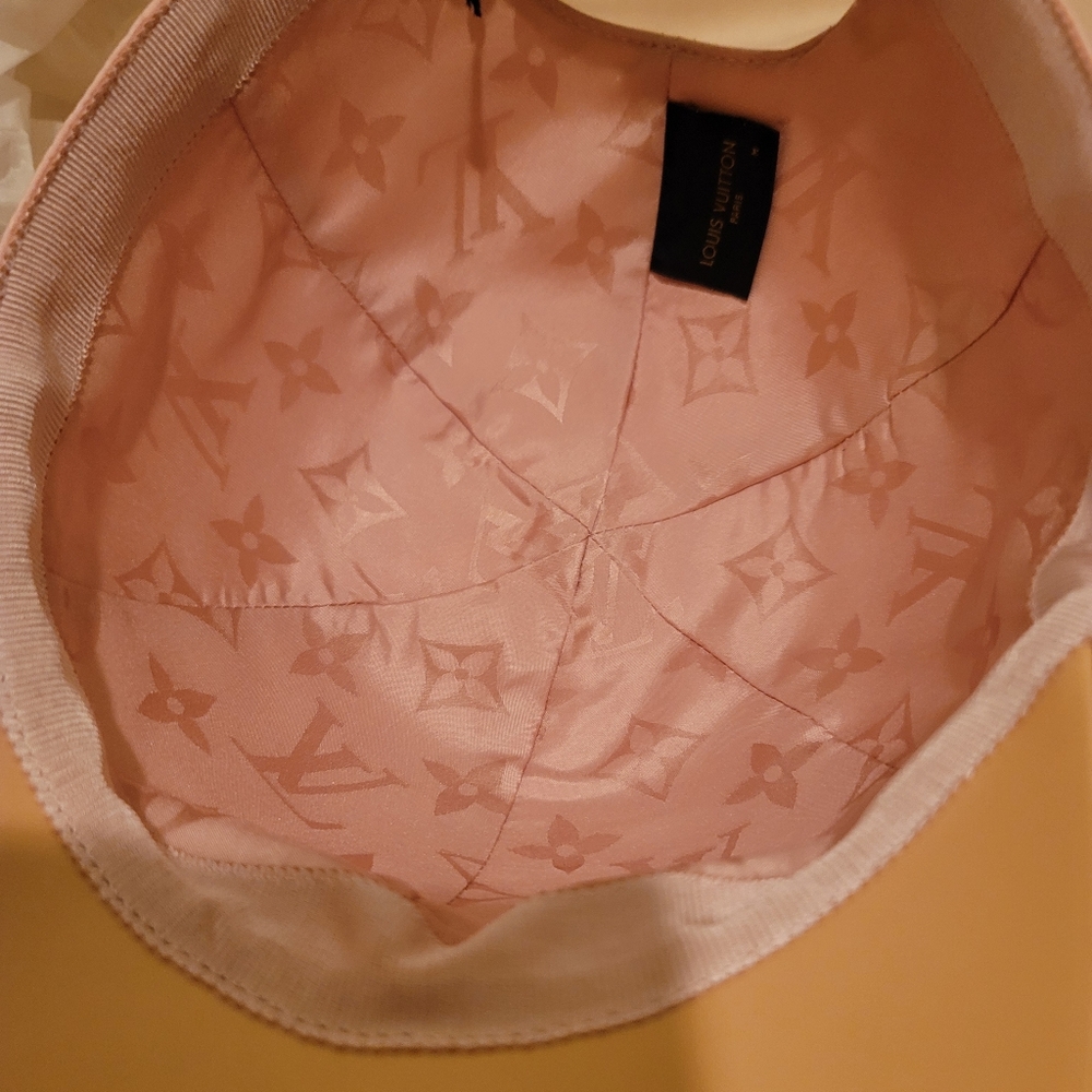 Louis Vuitton Wild at Heart Cap Pink Medium Size - Picture 15 of 16